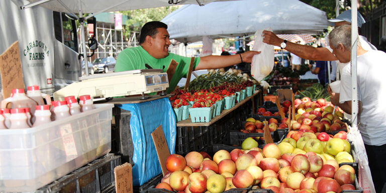 7 Ways Farmers Markets Can Lead to a Healthier Life - NYC Health + Hospitals